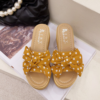 Ikdienas čības ar tekstila lenti ar punktiem