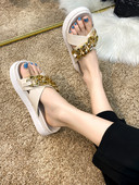 Sieviešu mākslīgās ādas čības ar metāla ķēdīti