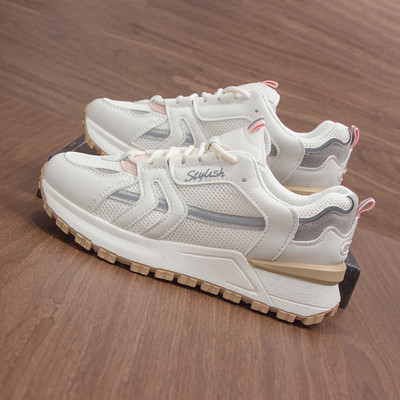 Jauns sieviešu sporta kedu modelis ar šņorēm divās krāsās