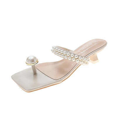 Jauns sieviešu čību modelis ar pērlēm un zemu papēdi