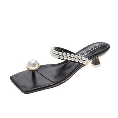 Jauns sieviešu čību modelis ar pērlēm un zemu papēdi