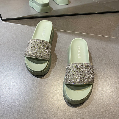 Ikdienas sieviešu čības ar pērļu rotājumu un 4,5 cm zoli