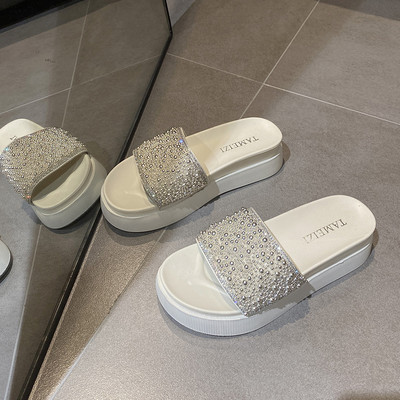 Ikdienas sieviešu čības ar pērļu rotājumu un 4,5 cm zoli