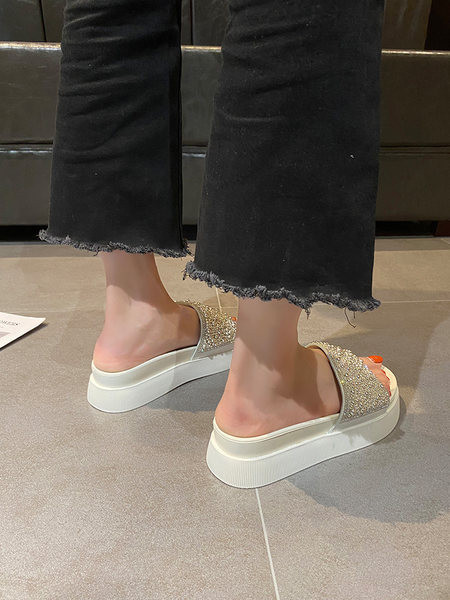 Ikdienas sieviešu čības ar pērļu rotājumu un 4,5 cm zoli