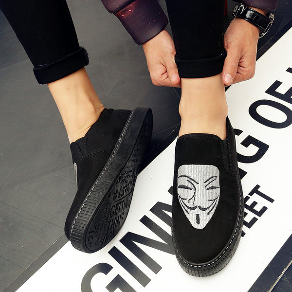 Ανδρικά μοκασίνια με κεντήματα και επίπεδη σόλα