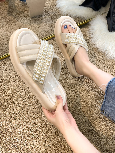 Ikdienas sieviešu čības ar pērļu siksniņu