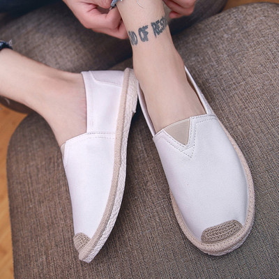 Vīriešu mokasīni ar plakanām zolēm - tīrs modelis