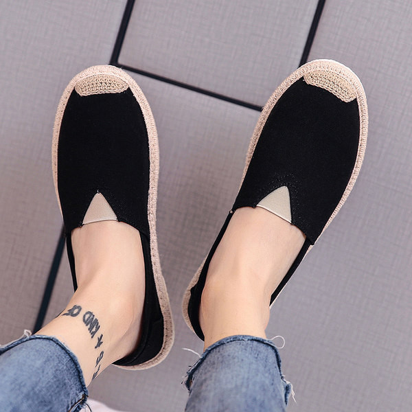 Vīriešu mokasīni ar plakanām zolēm - tīrs modelis