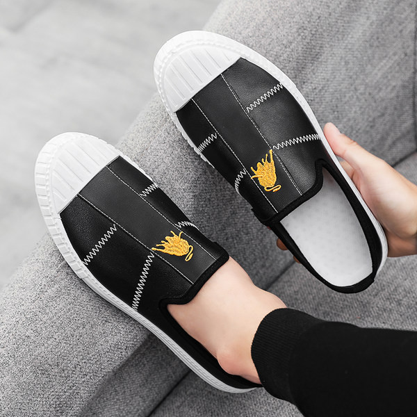 Ανδρικά έκο δερμάτινα μοκασίνια με κεντήματα - σε δύο χρώματα