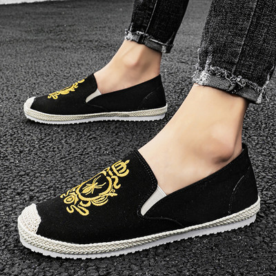 Vīriešu tekstila mokasīni ar izšuvumiem