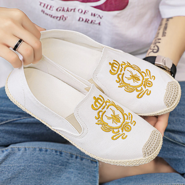 Vīriešu tekstila mokasīni ar izšuvumiem