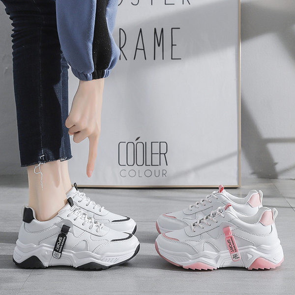 Σύγχρονα γυναικεία αθλητικά παπούτσια με κορδόνια - σε δύο χρώματα