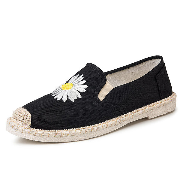 Vīriešu mokasīni ar izšuvumu un plakanu zoli