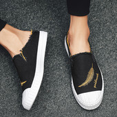 Mūsdienīgi mokasīni ar izšuvumu un plakanu zoli