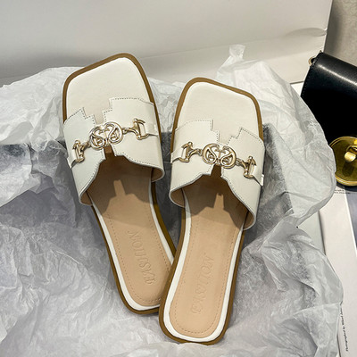 Sieviešu ikdienas čības no eko ādas un metāla apdari