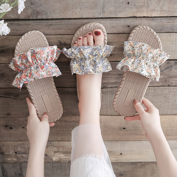 Sieviešu ikdienas čības no tekstila lencēm ar lokām