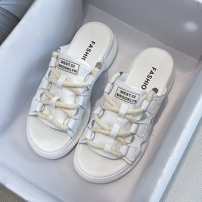 Γυναικείες παντόφλες με τραχιά σόλα και κορδόνια