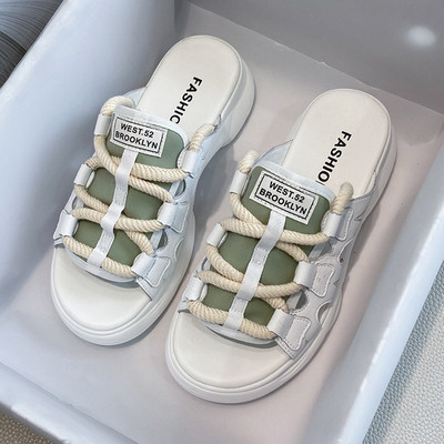 Γυναικείες παντόφλες με τραχιά σόλα και κορδόνια