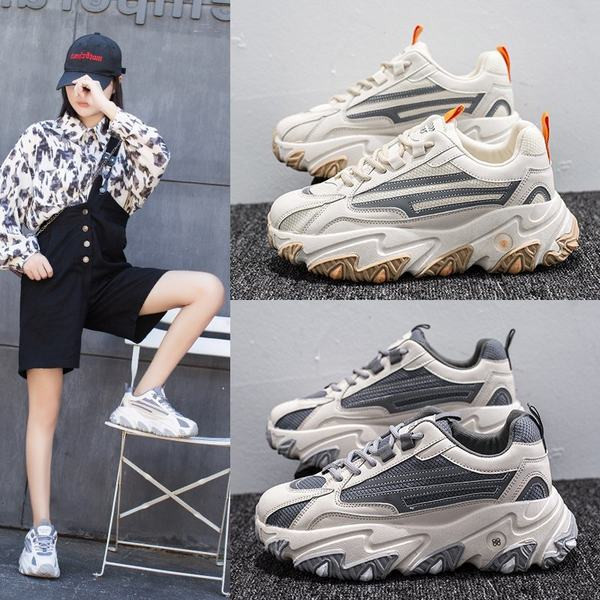 Jauns sieviešu kedu modelis ar šņorēm un raupju zoli - trīs krāsās