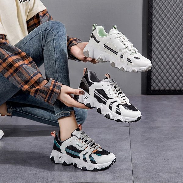 Jauns sieviešu kedu modelis ar raupju zoli un šņorēm - trīs krāsas