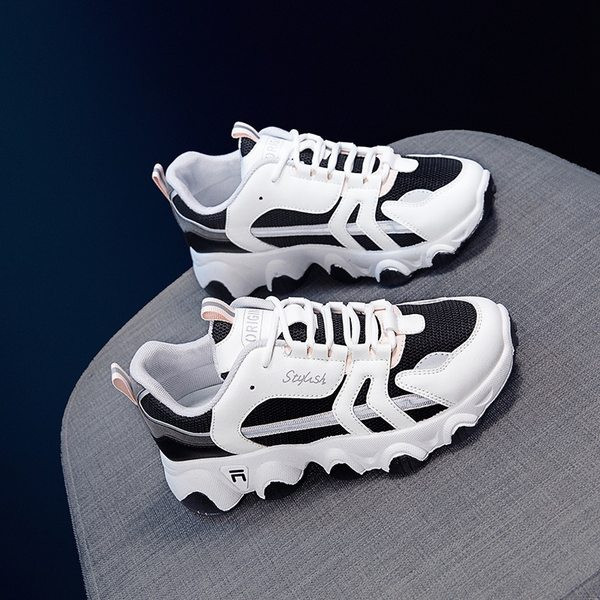 Jauns sieviešu kedu modelis ar raupju zoli un šņorēm - trīs krāsas