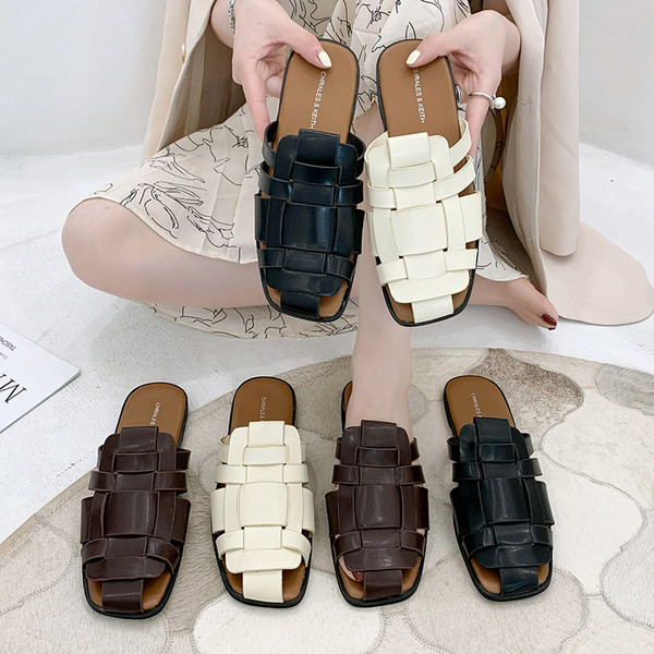 Sieviešu slēgtas čības no eko ādas