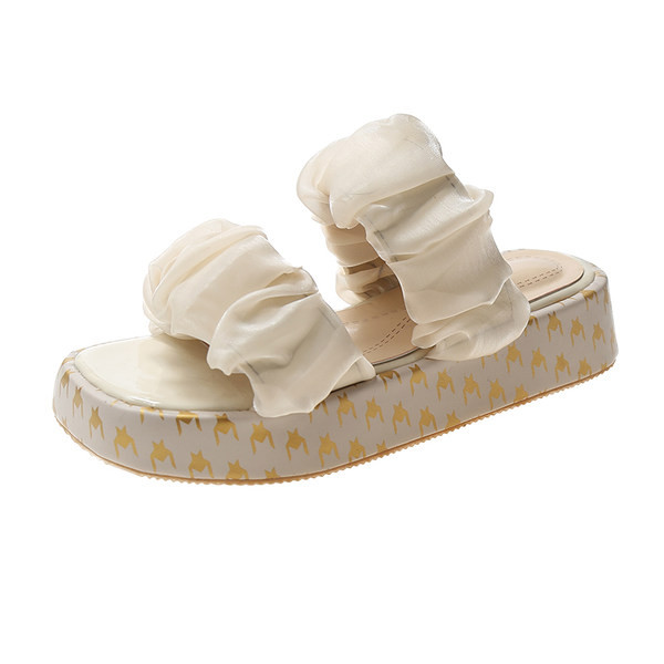 Sieviešu čības ar tekstila siksnām