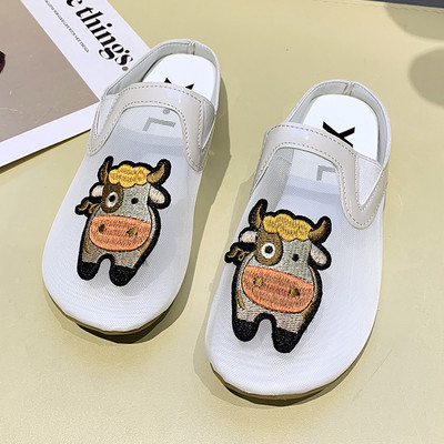 Sieviešu čības ar aplikācijām un fliteriem