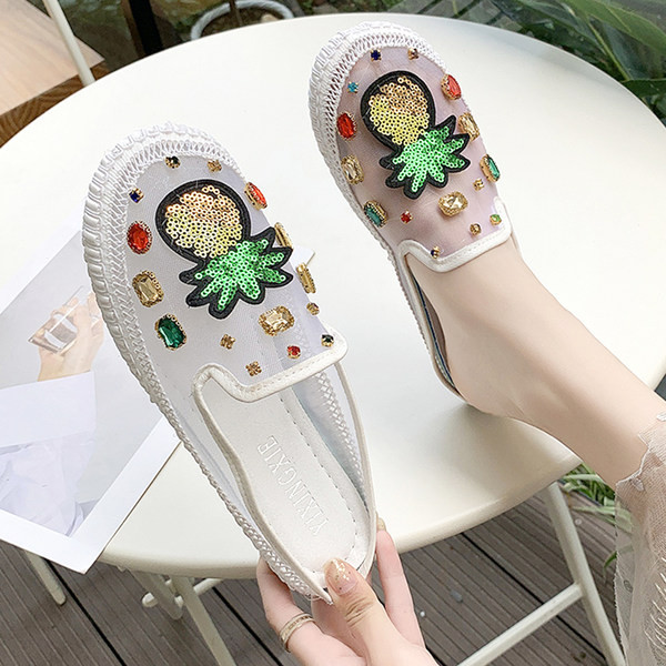 Sieviešu čības ar aplikācijām un fliteriem