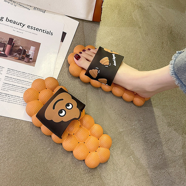 Sieviešu čības ar mīkstu zoli un aplikāciju