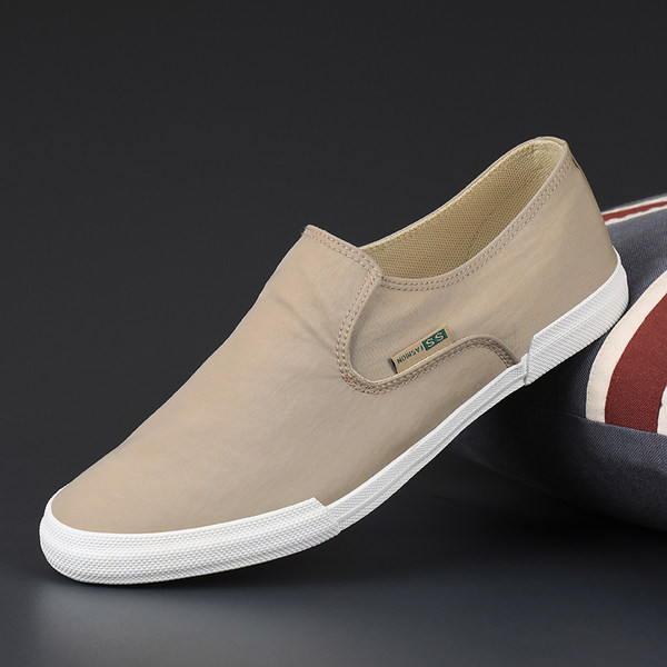 Vīriešu audekla mokasīni - tīrs modelis