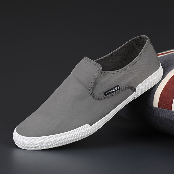 Vīriešu audekla mokasīni - tīrs modelis