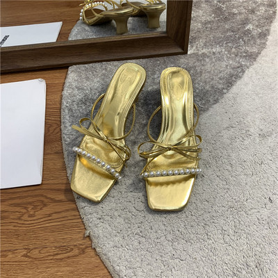 Jauns sieviešu čību modelis ar pērlēm un 4,5 cm papēdi