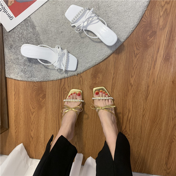 Jauns sieviešu čību modelis ar pērlēm un 4,5 cm papēdi