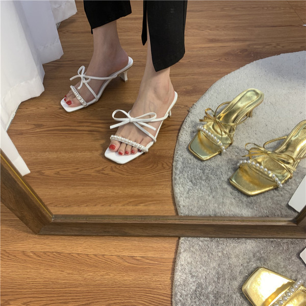 Jauns sieviešu čību modelis ar pērlēm un 4,5 cm papēdi