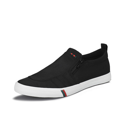 Jauns mokasīnu modelis ar rāvējslēdzēju un plakanu zoli