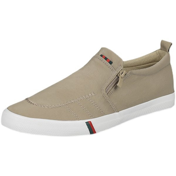 Jauns mokasīnu modelis ar rāvējslēdzēju un plakanu zoli