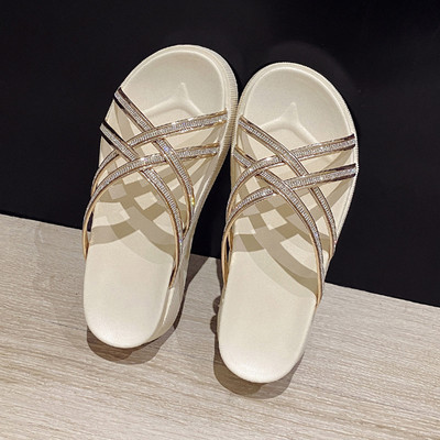 Sieviešu platformas čības ar spīdīgām lencēm ar akmeņiem