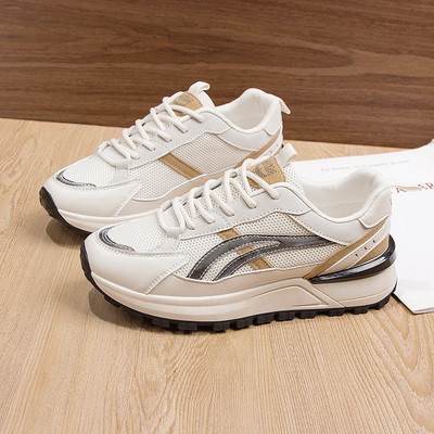 Γυναικεία αθλητικά παπούτσια με επίπεδη σόλα και κορδόνια σε μαύρο και μπεζ χρώμα