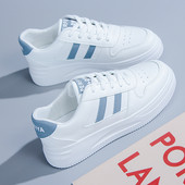 Jauns sieviešu ādas kedu modelis ar plakanu zoli baltā krāsā