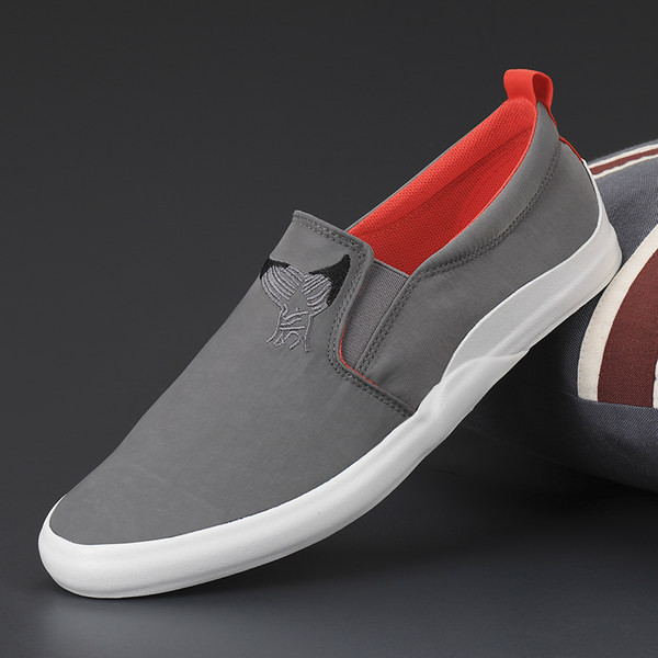 Vīriešu audekla mokasīni ar izšuvumiem