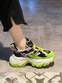 Πολύχρωμα γυναικεία αθλητικά παπούτσια με κορδόνια και τραχιά σόλα