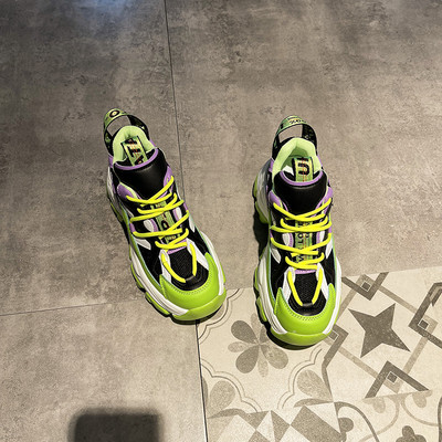 Πολύχρωμα γυναικεία αθλητικά παπούτσια με κορδόνια και τραχιά σόλα