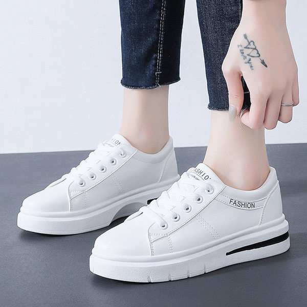 Ikdienas sieviešu kedas - no mākslīgās ādas ar šņorēm