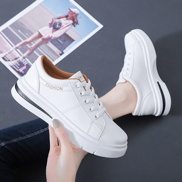 Ikdienas sieviešu kedas - no mākslīgās ādas ar šņorēm