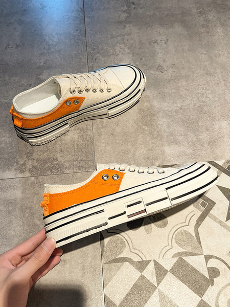 Sieviešu kedas no tekstila ar plakanu zoli un šņorēm