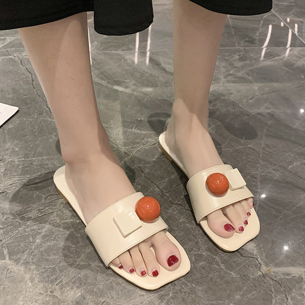 Sieviešu čības ar 3D elementiem