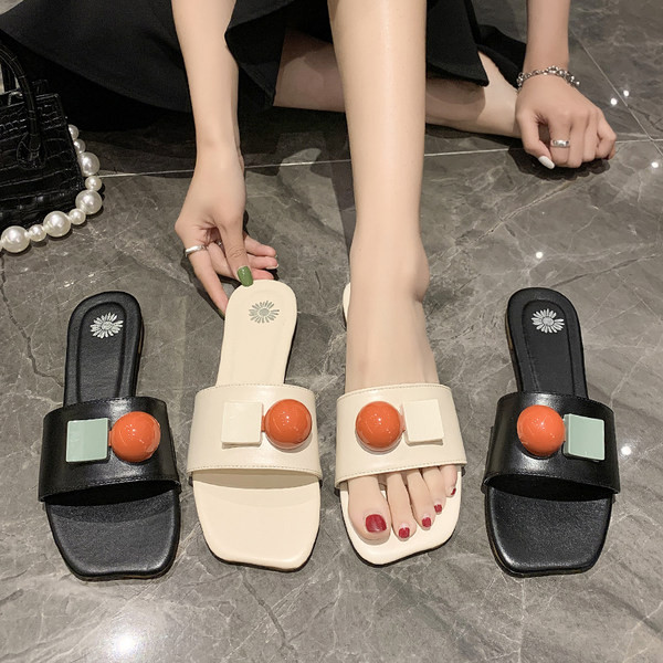 Sieviešu čības ar 3D elementiem