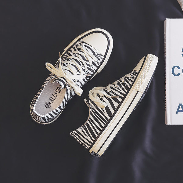 Νέο μοντέλο γυναικεία υφασμάτινα αθλητικά παπούτσια με άνιμαλ μοτίβο- δύο μοντέλα