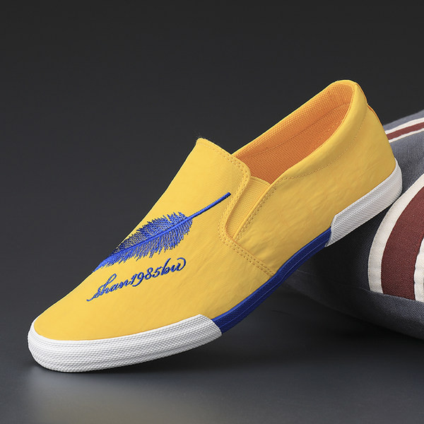 Καθημερινά ανδρικάς υφαντικά μοκασίνια με κέντημα